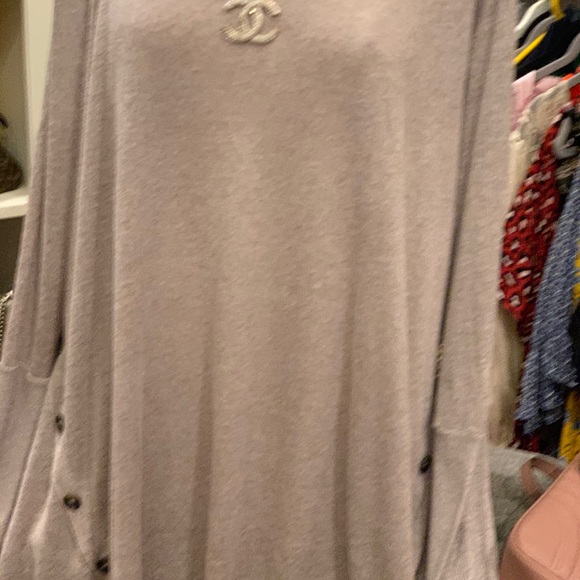 - Top That can be layered have buttons down sides - Picture 14 of 14